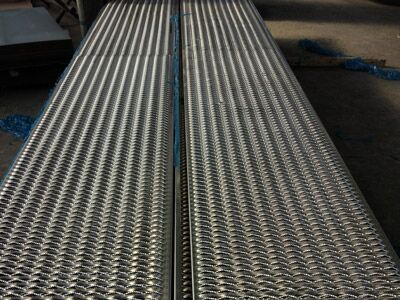 Perforated- Anti-slip aluminum plate image-2