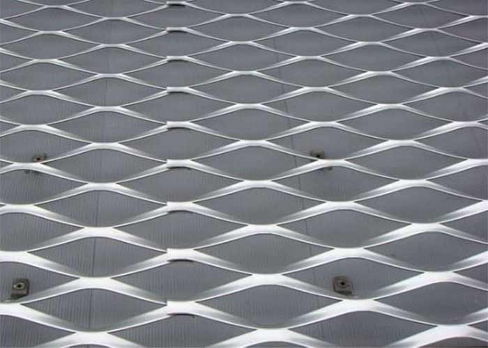 Aluminum diamond plate sheets for trailer floor