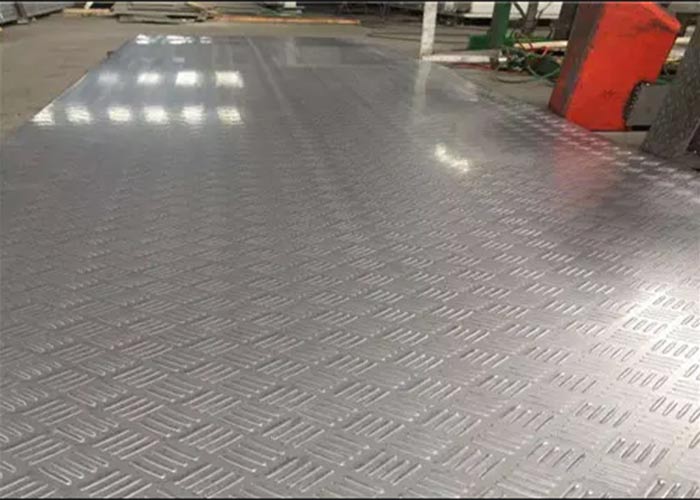 Aluminum chequer plate flooring